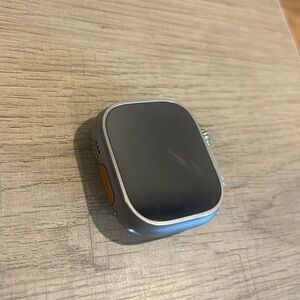 Apple Watch Ultra2 come with Orange band